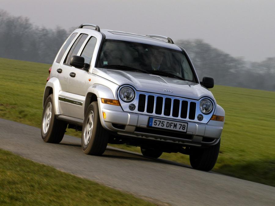 Jeep Cherokee 2005 года  (фото 1 из 8)